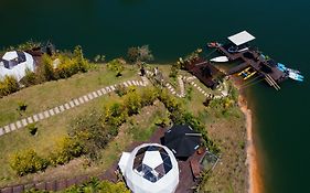 Domus Glamping Guatapé